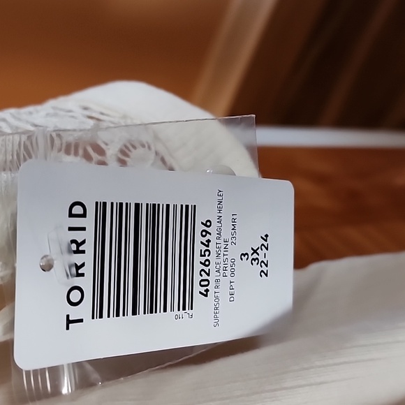 Top - Picture 2 of 2